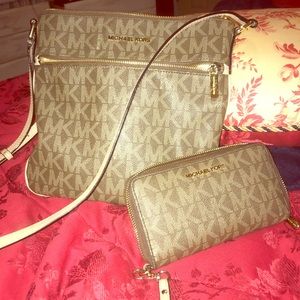 Michael Kors Crossbody purse with wallet